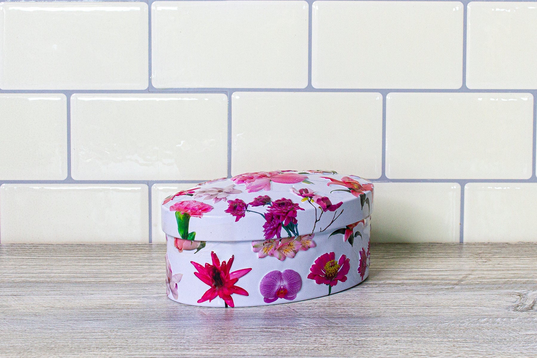 Gardiners Floral Vanilla Fudge Tin - Ackroyd's Scottish Bakery