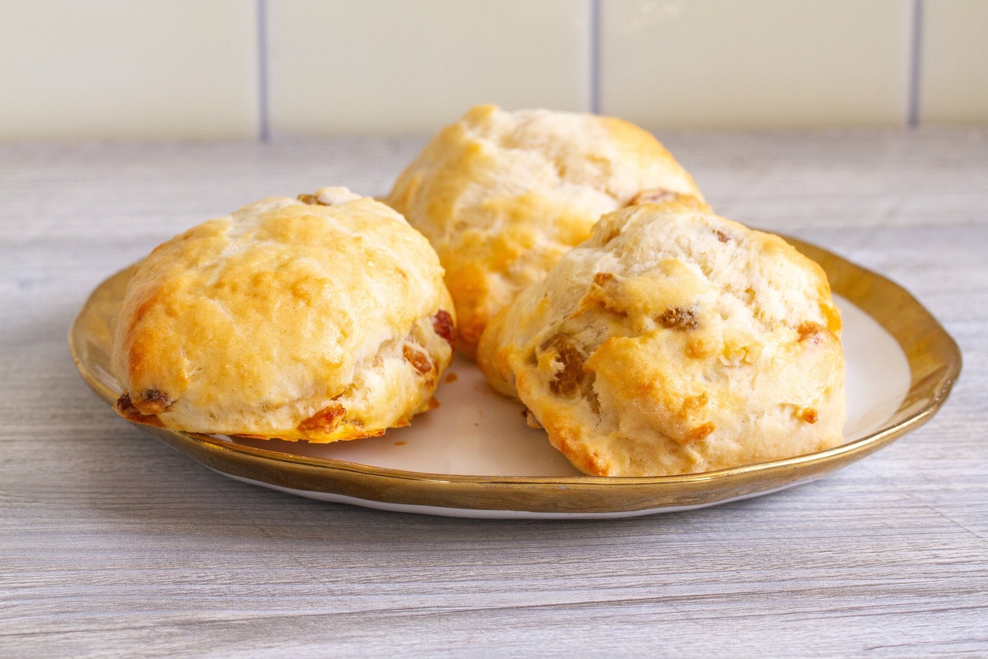 Ackroyd's Scones: Golden Raisin (6 Pack) - Ackroyd's Scottish Bakery